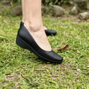 zapato tacon cuña color negro