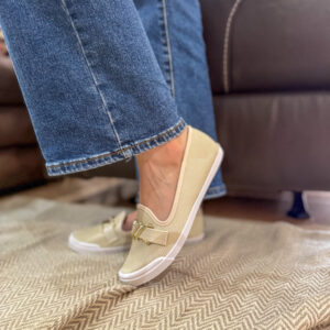 zapato bajo color hueso