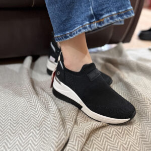 Tenis negra plataforma