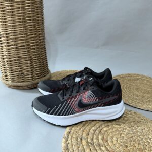 Tenis running negra con rojo hombre