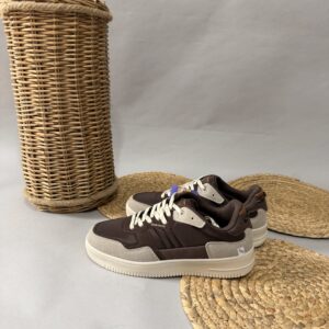 Tenis café hombre