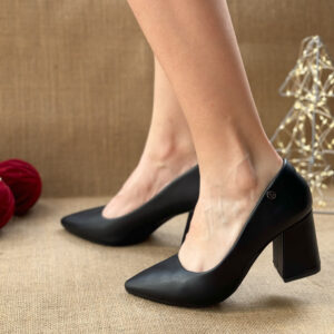 Zapato de oficina negro y café