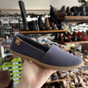 zapato bajo color azul