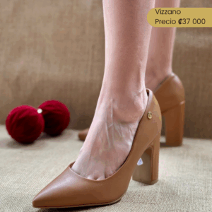 zapato beige de tacon ancho
